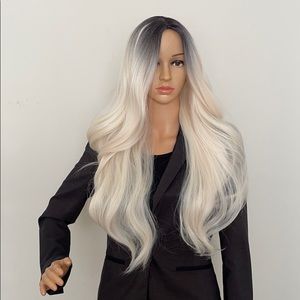 icy white wig platinum blonde ombré wig 26 28 inch new with tag